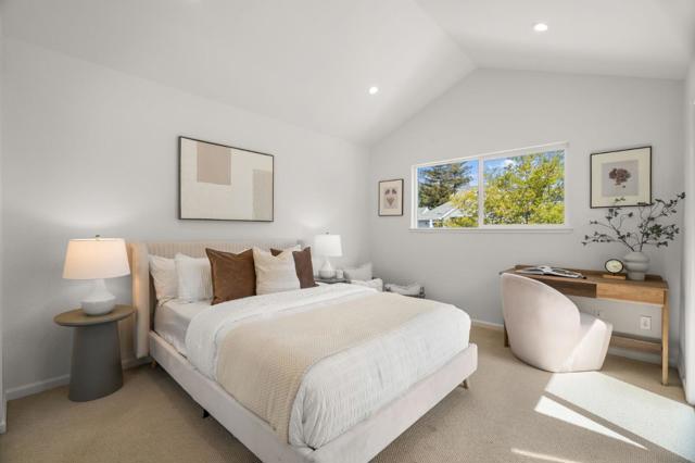 462 Mountain Laurel Court, Mountain View CA: https://media.crmls.org/mediaz/834af11d-20b7-4b5b-8981-cc3083cb5515.jpg