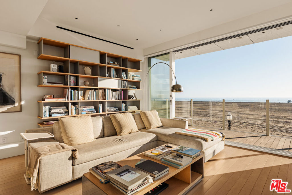 1267 Palisades Beach Road — image 1
