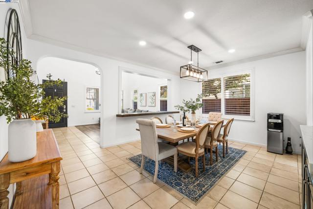 3638 Otter Brook Loop, Discovery Bay CA: https://media.crmls.org/mediaz/834b30ed-6a9b-4f80-9fc1-ed3bc08c42c0.jpg