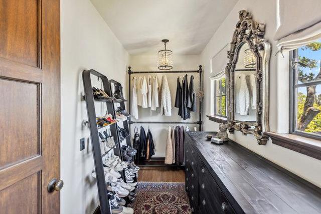 2307 Easton Drive, Burlingame CA: https://media.crmls.org/mediaz/834c3fb3-45db-4abc-ad01-79de7e1d21bd.jpg