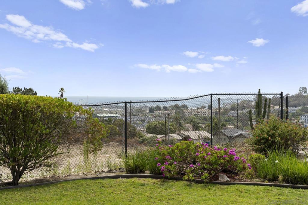 683 Marine View Ave - photo 12