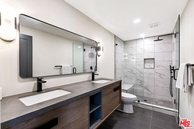 29500 Heathercliff Road, Malibu CA: https://media.crmls.org/mediaz/834dfee7-4eb3-47f4-9c60-5921326ea9a7.jpg