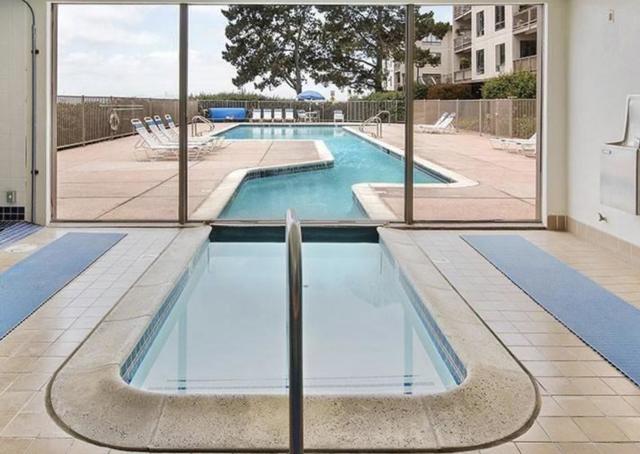 8 admiral, Emeryville CA: https://media.crmls.org/mediaz/834e0870-e709-4464-92c4-69adf9b0c548.jpg