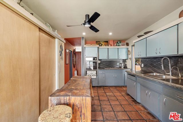 6190 Temple Hill Drive, Los Angeles CA: https://media.crmls.org/mediaz/834e0cc8-7051-42b3-a5bb-8756c83fa9c6.jpg