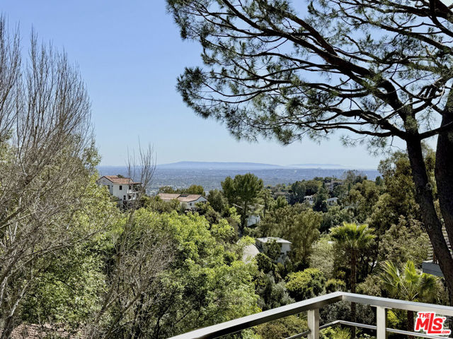 6150 Mulholland Highway, Los Angeles CA: https://media.crmls.org/mediaz/834e2d91-72b9-4d9c-b425-ba01e212e22f.jpg