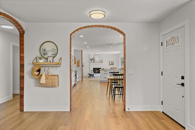 752 Quiet Place, Escondido CA: https://media.crmls.org/mediaz/834e5c96-beb0-418b-bd59-d153a820a082.jpg