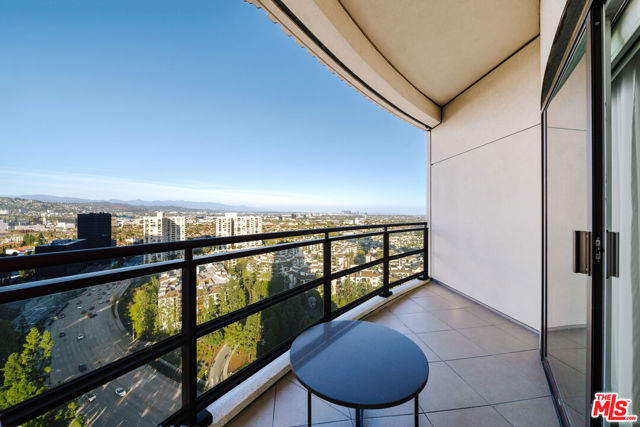 1 W Century Drive, Los Angeles CA: https://media.crmls.org/mediaz/834ea24e-300a-4adb-b3ff-554a595e40f7.jpg