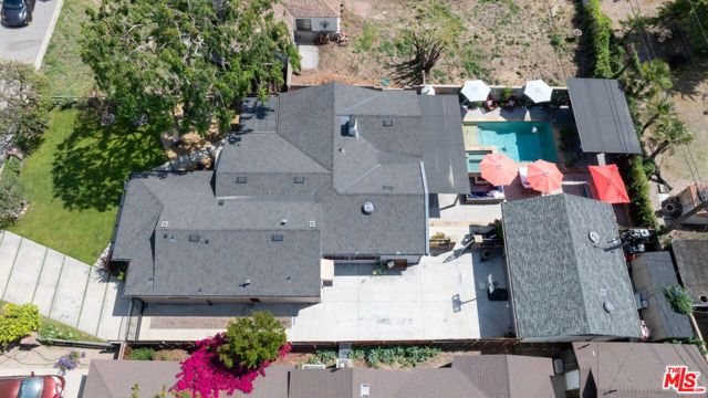 521 S Parish Place, Burbank CA: https://media.crmls.org/mediaz/834ed043-b2c8-436c-a874-d06e5e146b31.jpg