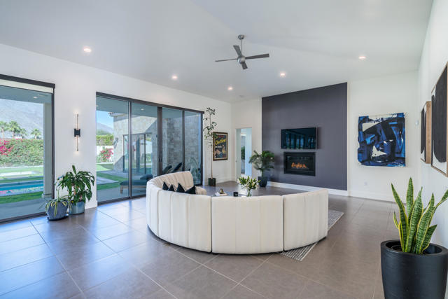 3085 Arroyo Seco, Palm Springs CA: https://media.crmls.org/mediaz/834f0093-4415-4402-b887-9d0c26dd4ea5.jpg