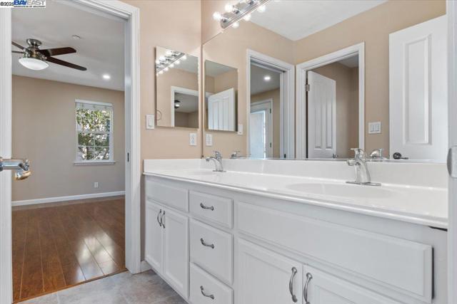 9752 Belladonna Dr, San Ramon CA: https://media.crmls.org/mediaz/834f5583-9067-4c6b-b1b9-d7c474ec1d29.jpg