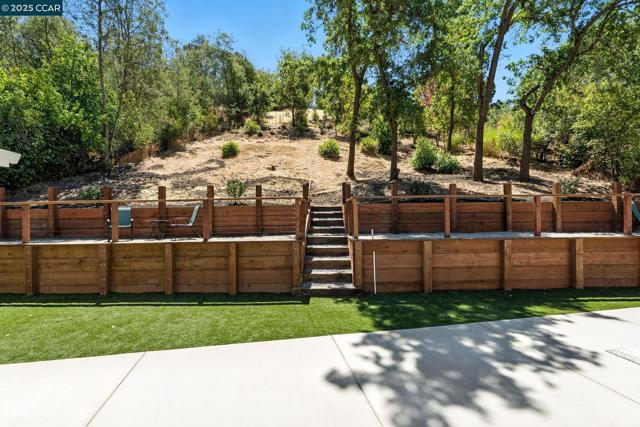 1717 Springbrook Rd, Lafayette CA: https://media.crmls.org/mediaz/834fb006-d1bf-41f2-bcf8-334fb48bfa72.jpg
