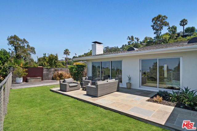 3482 Vista Haven Road, Sherman Oaks CA: https://media.crmls.org/mediaz/834fe3c1-2ecf-47a1-9d8e-2a4249e82a60.jpg