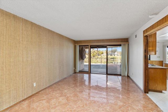 Detail Gallery Image 12 of 27 For 1610 via La Plaza, San Marcos,  CA 92078 - 3 Beds | 3 Baths