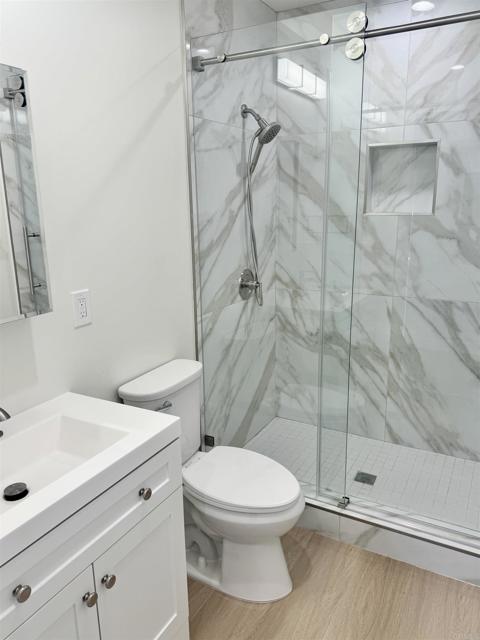 Detail Gallery Image 5 of 9 For 1235 N Brand Bld #5,  Glendale,  CA 91202 - 1 Beds | 1 Baths