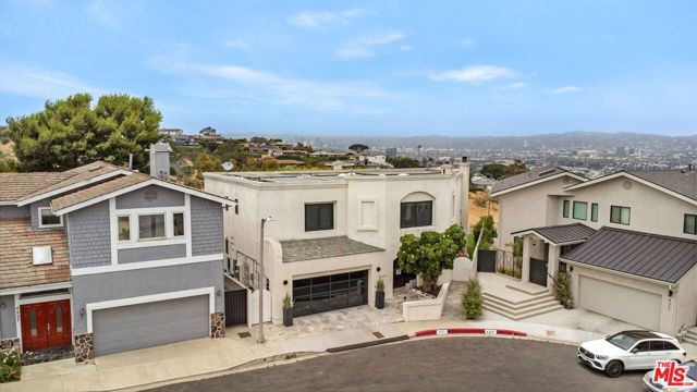 4223 Don Carlos Drive, Los Angeles CA: https://media.crmls.org/mediaz/8350964b-1fbf-4114-8a47-c3aa464aa212.jpg