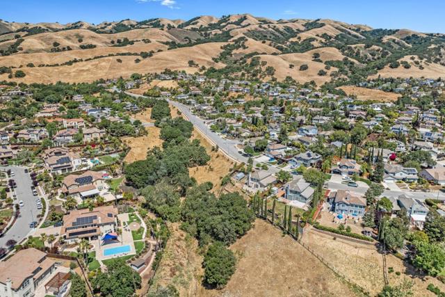 6261 Running Springs Road, San Jose CA: https://media.crmls.org/mediaz/8350e0ce-c769-46a4-b211-38ab7bf99ab6.jpg