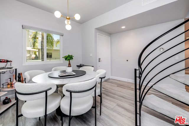 4326 Babcock Avenue, Studio City CA: https://media.crmls.org/mediaz/83511e17-0117-4089-93f3-00ddda5e9a59.jpg
