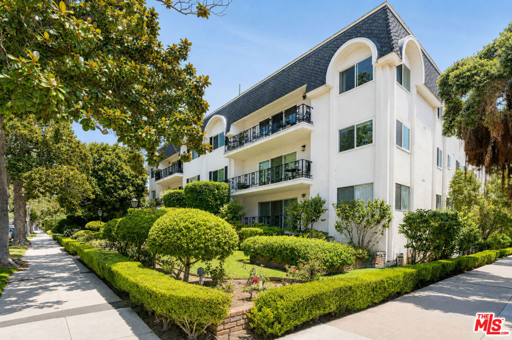 404 San Vicente Boulevard Unit 204