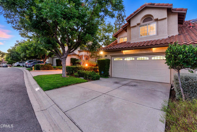 1095 Amberton Lane, Thousand Oaks CA: https://media.crmls.org/mediaz/83523d78-4e96-4804-8216-130ed74a92a6.jpg