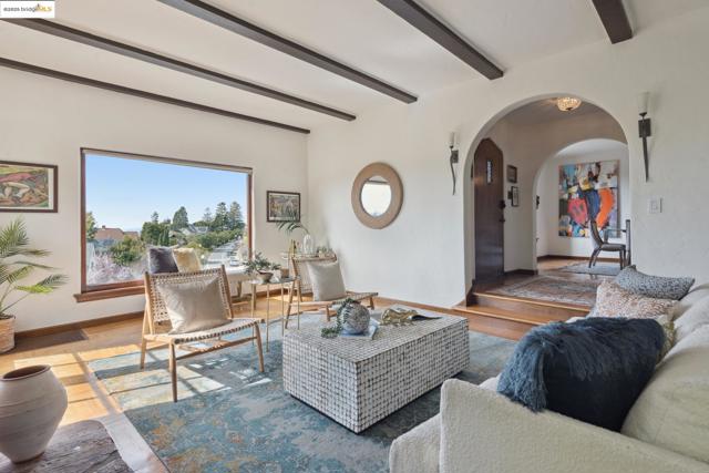 981 Indian Rock Ave, Berkeley CA: https://media.crmls.org/mediaz/8352e906-bed5-4e55-9df8-bd4c9bc9fba7.jpg
