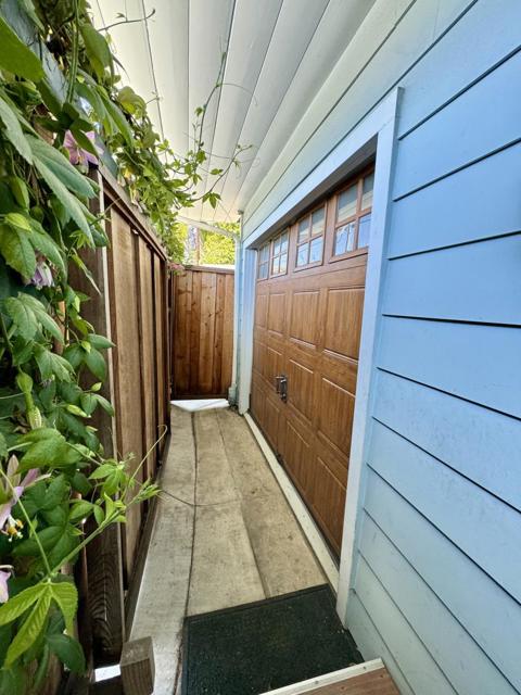 1890 Wharf Road, Capitola CA: https://media.crmls.org/mediaz/83532a3f-c3e7-449a-84ba-2aa8ed7f1a9b.jpg