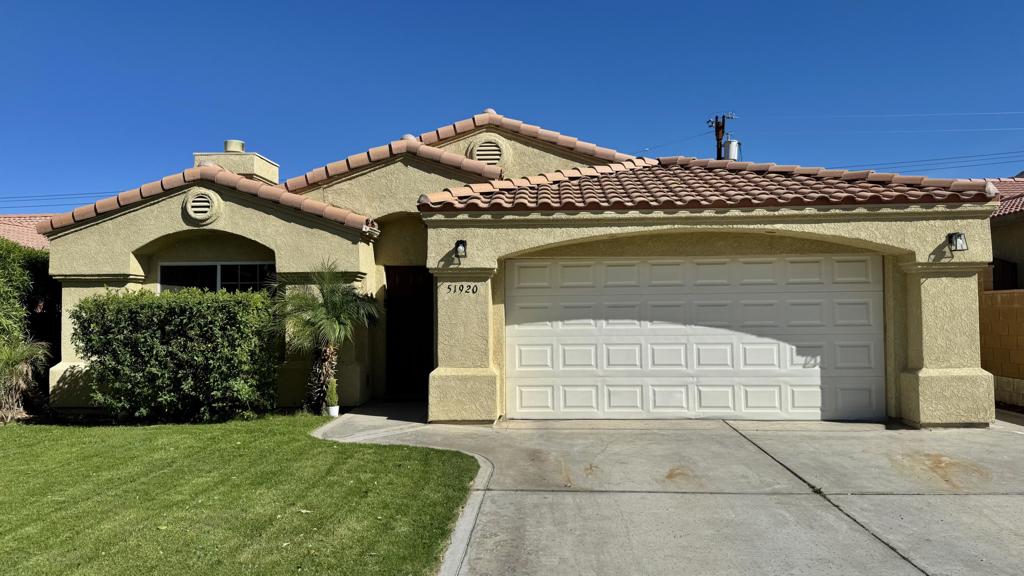 51920 Avenida Carranza