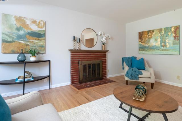 5268 Keeler Ct, Fremont CA: https://media.crmls.org/mediaz/8353f669-a3fc-444c-b7e7-e9733cac72ca.jpg