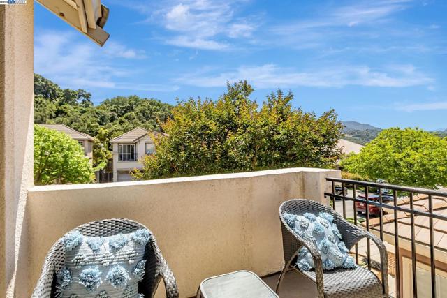 1657 Via Cortina, San Jose CA: https://media.crmls.org/mediaz/8354ad48-09df-467e-bd5d-61a63181d303.jpg