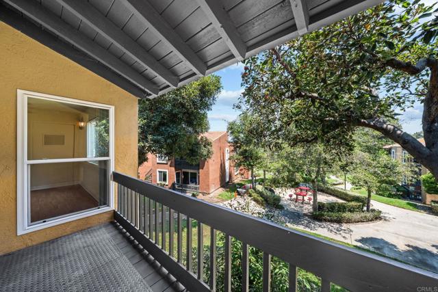 Detail Gallery Image 34 of 47 For 17075 W Bernardo Dr #208,  San Diego,  CA 92127 - 2 Beds | 2 Baths