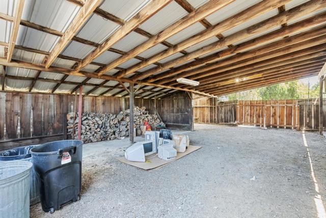 307 Mansfield Road, Hollister CA: https://media.crmls.org/mediaz/83551e50-8ba7-4589-ad46-f6464a36f3dd.jpg