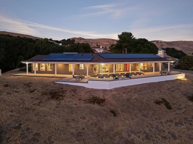 640 Evans Road, Milpitas CA: https://media.crmls.org/mediaz/83554c25-d121-4e7f-b7e9-24afca56d47c.jpg
