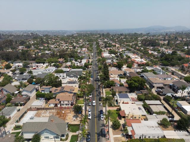 4757 Kensington Dr, San Diego CA: https://media.crmls.org/mediaz/8355e550-528c-4271-9683-b6a463849a50.jpg