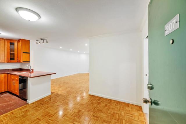 377 Mandarin Drive, Daly City CA: https://media.crmls.org/mediaz/8355f178-6989-4f2c-8304-4c3ba6e7a328.jpg