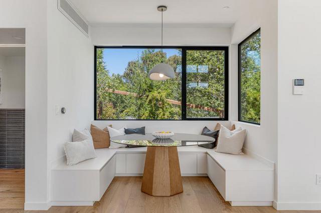 25251 La Rena Lane, Los Altos Hills CA: https://media.crmls.org/mediaz/83567233-8a0d-4043-8af8-61e839c40e4b.jpg