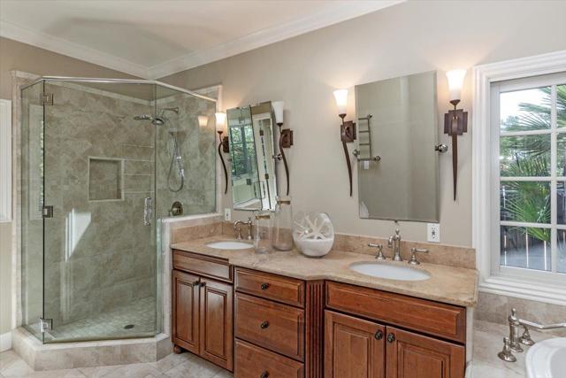 32 N El Monte Avenue, Los Altos CA: https://media.crmls.org/mediaz/8356f63d-6917-4ef6-952d-11e413456cc7.jpg