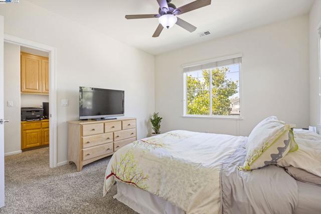 1037 Lexington Way, Livermore CA: https://media.crmls.org/mediaz/83571120-5f8b-4ba1-9a96-425cd629aa1a.jpg