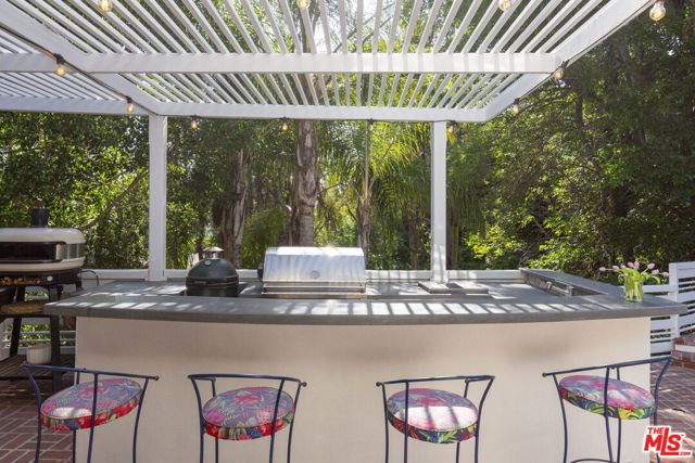 2625 Nichols Canyon Road, Los Angeles CA: https://media.crmls.org/mediaz/83575a09-3870-4634-b977-05420d5c6289.jpg