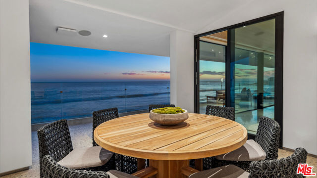 31388 Broad Beach Road, Malibu CA: https://media.crmls.org/mediaz/8357c6e8-160e-42fd-8ee0-ba5fcc2a7d41.jpg