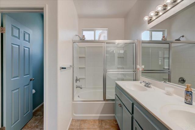 Detail Gallery Image 8 of 23 For 1653 Sourwood Pl, Chula Vista,  CA 91915 - 2 Beds | 2/1 Baths