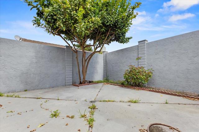 1656 Seville Street, Salinas CA: https://media.crmls.org/mediaz/835902b3-590c-426c-abbf-7653e0e391cb.jpg