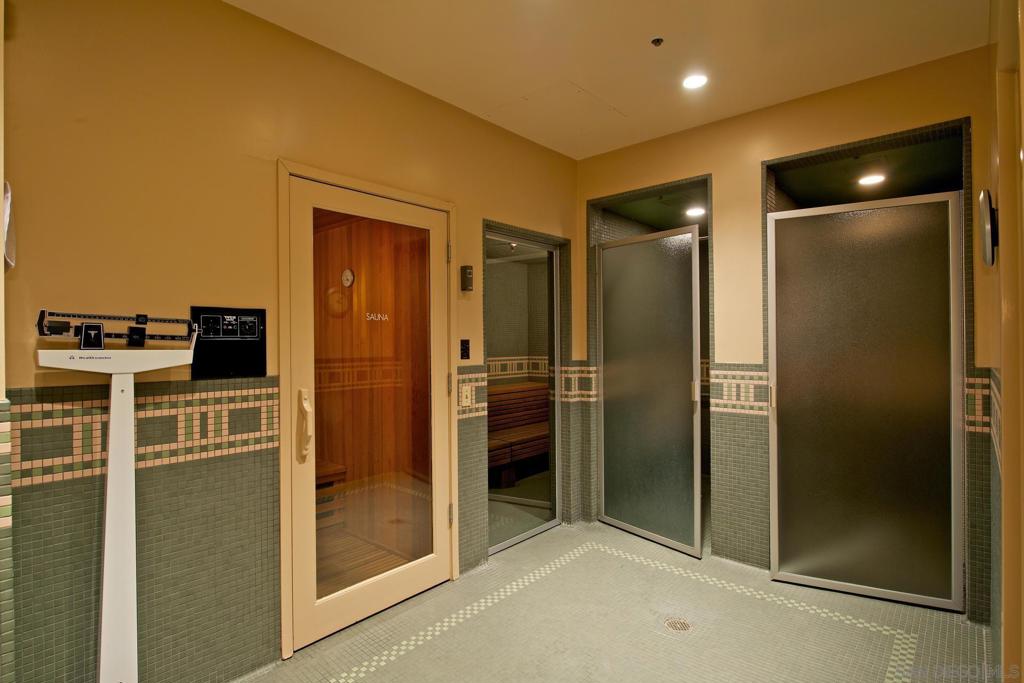 https://media.crmls.org/mediaz/835bb0ee-f777-4066-94ef-ab699468c57a.jpg?preset=X-Large