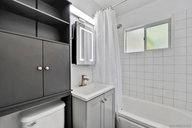 328 30 9th St, Del Mar CA: https://media.crmls.org/mediaz/835c3994-a308-4dfe-ba29-9d9b282f50f2.jpg