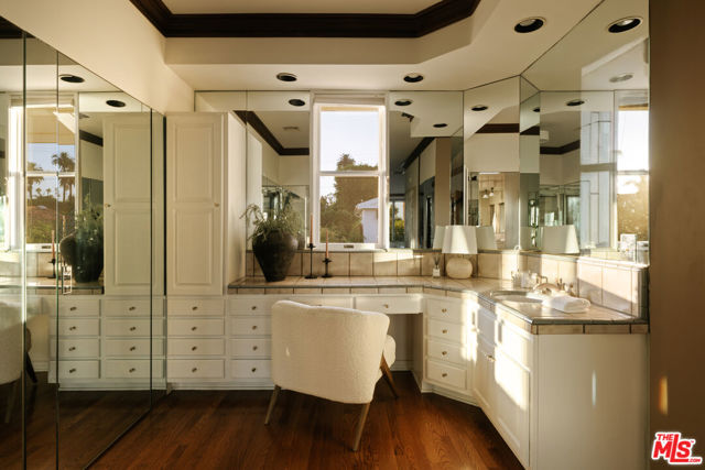 6 Bed Home for Sale in Santa Monica, California