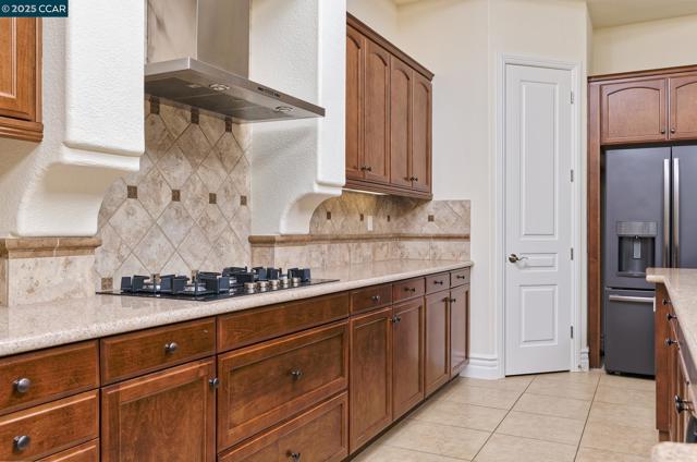 1681 Gamay Ln, Brentwood CA: https://media.crmls.org/mediaz/835d635d-d63a-46cd-b9b3-ef7fec209f0a.jpg