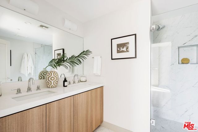 2223 Clifford Street, Los Angeles CA: https://media.crmls.org/mediaz/835d7475-4a6c-43f9-a9f4-8423ca6a178b.jpg