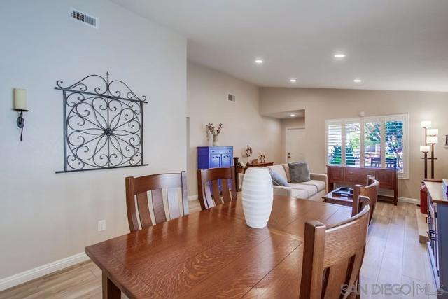 10970 Shy Bird Ln, San Diego CA: https://media.crmls.org/mediaz/835debb0-c8f6-4611-a515-8fe998c57ac0.jpg