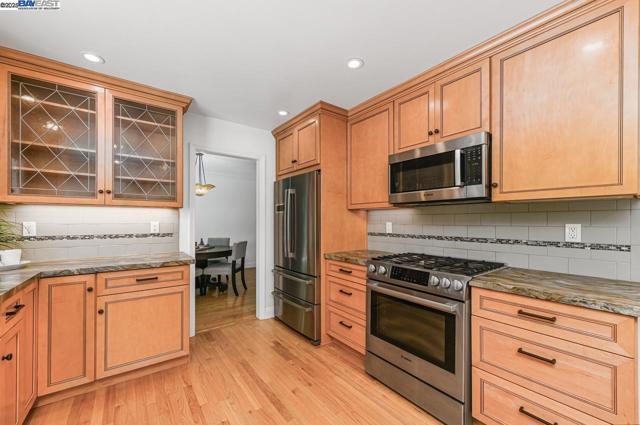 351 Castenada Ct, Danville CA: https://media.crmls.org/mediaz/835dfbb0-f50b-4e83-8df2-d13be4184921.jpg