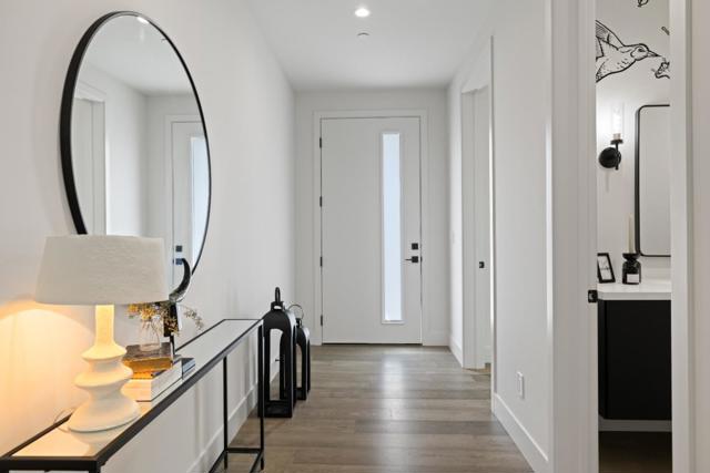 535 Creekside Court, Half Moon Bay CA: https://media.crmls.org/mediaz/835e133a-e702-4a08-8ff1-d1e8e1de7688.jpg