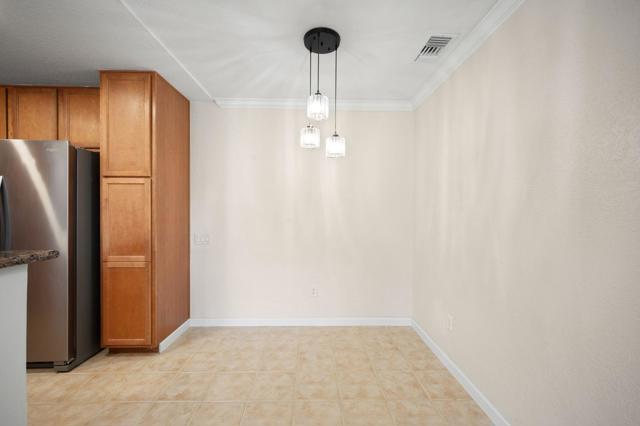 Image 7 of 25 For 78650 Avenue 42  1005