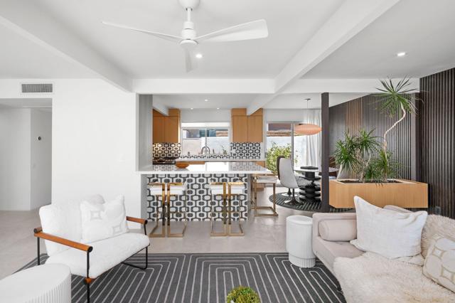 1740 N Via Miraleste, Palm Springs CA: https://media.crmls.org/mediaz/8360246a-7928-44f7-a633-ea7c80586514.jpg